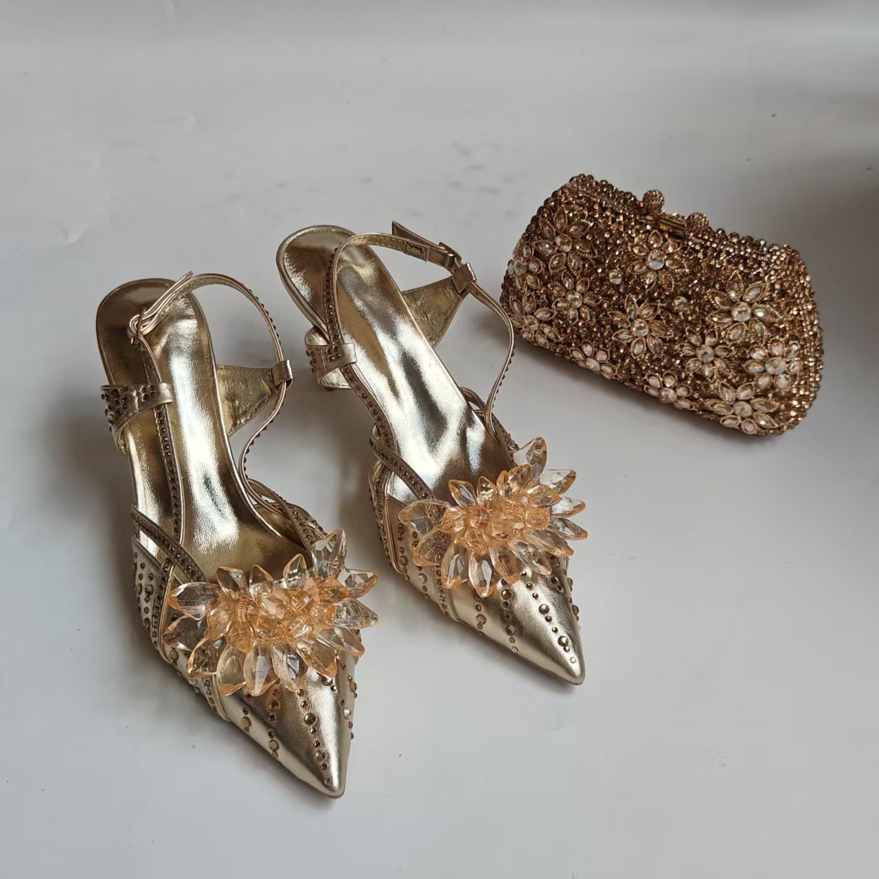 Volledig met diamanten versier - Women Shoes Heels recensie en prijs