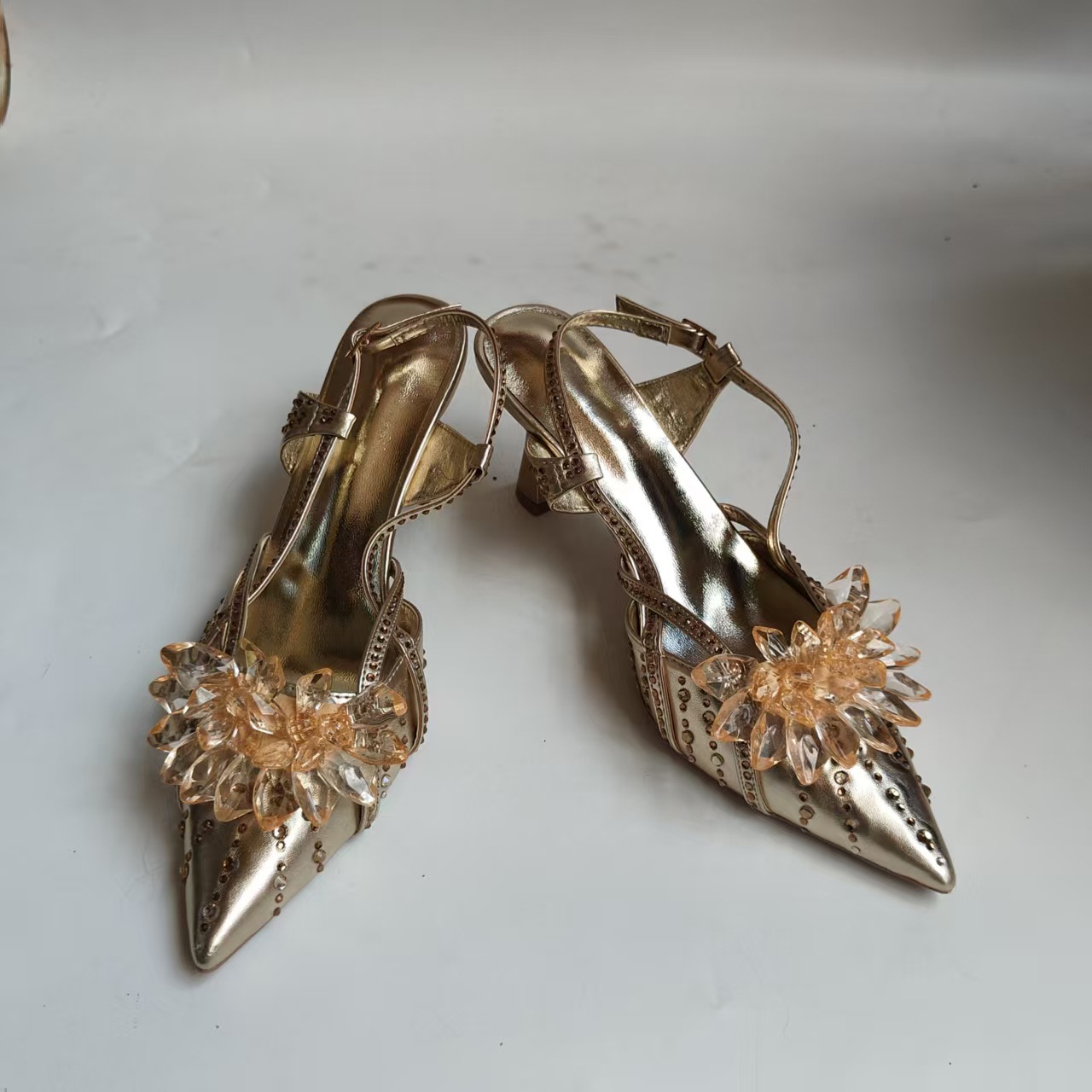 Volledig met diamanten versier - Women Shoes Heels recensie en prijs