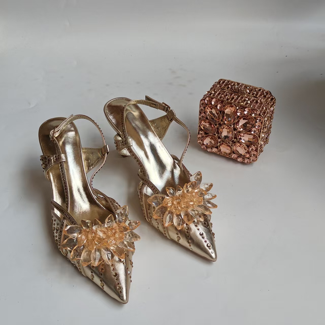 Volledig met diamanten versier - Women Shoes Heels recensie en prijs